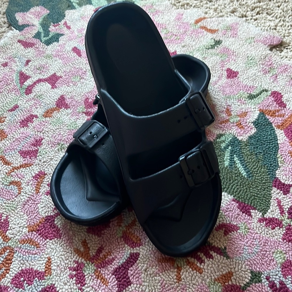 Rubber sandals men’s size 10/11